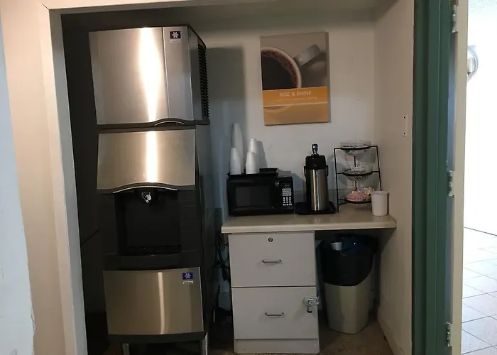 Hotel Comfort & Pittsburgh 2*