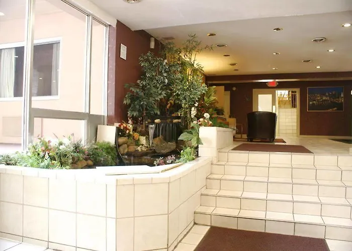 Comfort & Pittsburgh Hotel 2*